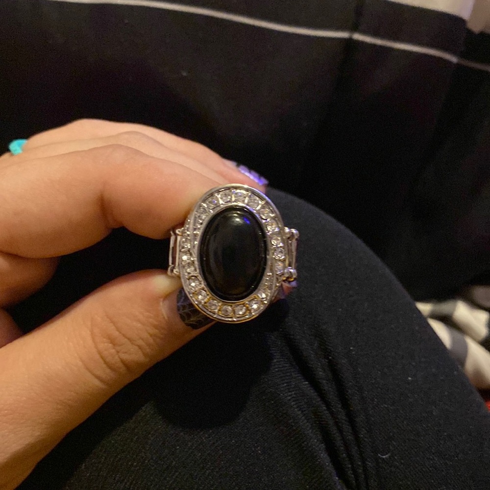 Black and white adjustable ring